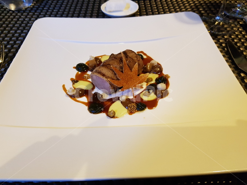 프랑스음식,음식,고급음식,디저트,레스토랑,맛집,스테이크,음식,식재료,요리,food,cook,meal,dishes,food reserves,양식,서양음식,서양요리,western food,western dishes,western meal,western cook