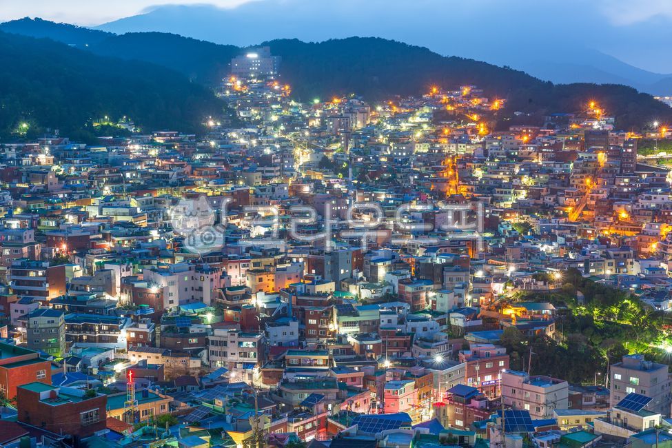 night view,nightscene,Busan Donggu Library,light,city,mountain road,nightview