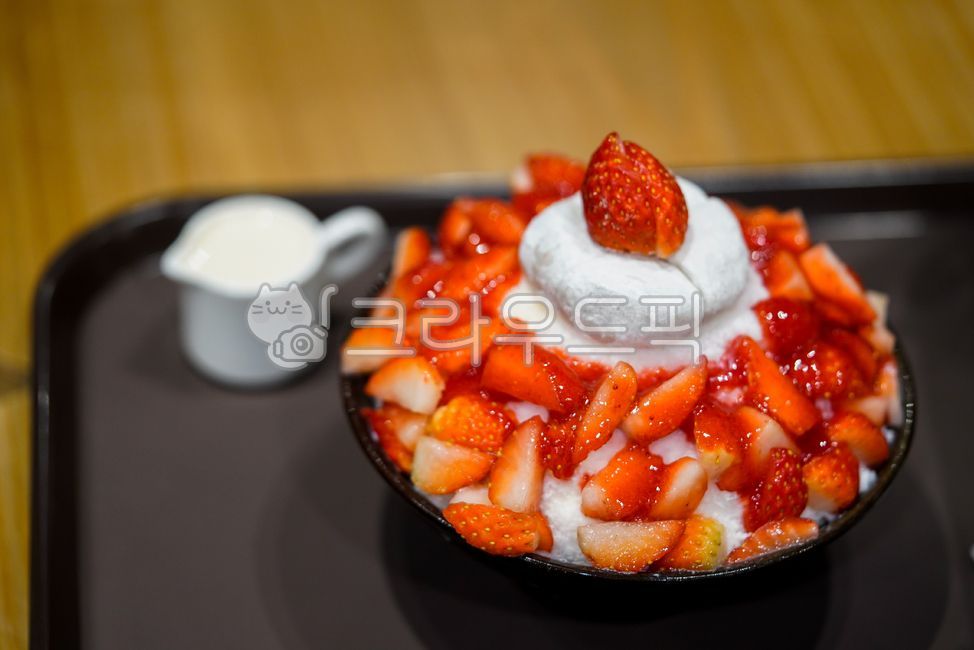 딸기빙수, 과일빙수, 빙수, 디저트, 후식, 사진,이미지,일러스트,캘리그라피 - pb이로작가