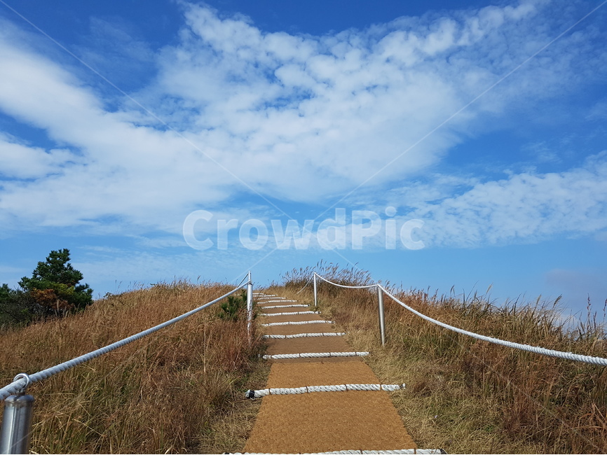 오름,다랑쉬오름,하늘,제주도,자연,자연,풍경,nature,landscape,한국자연풍경,한국자연경관,korea nature landscape,handrail,난간,banister