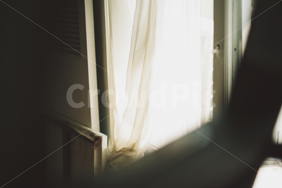 그림자,햇살,커튼,창가,창문,감성,감성사진,따뜻한사진,감성,sensible,feeling,인테리어,실내디자인,interior design