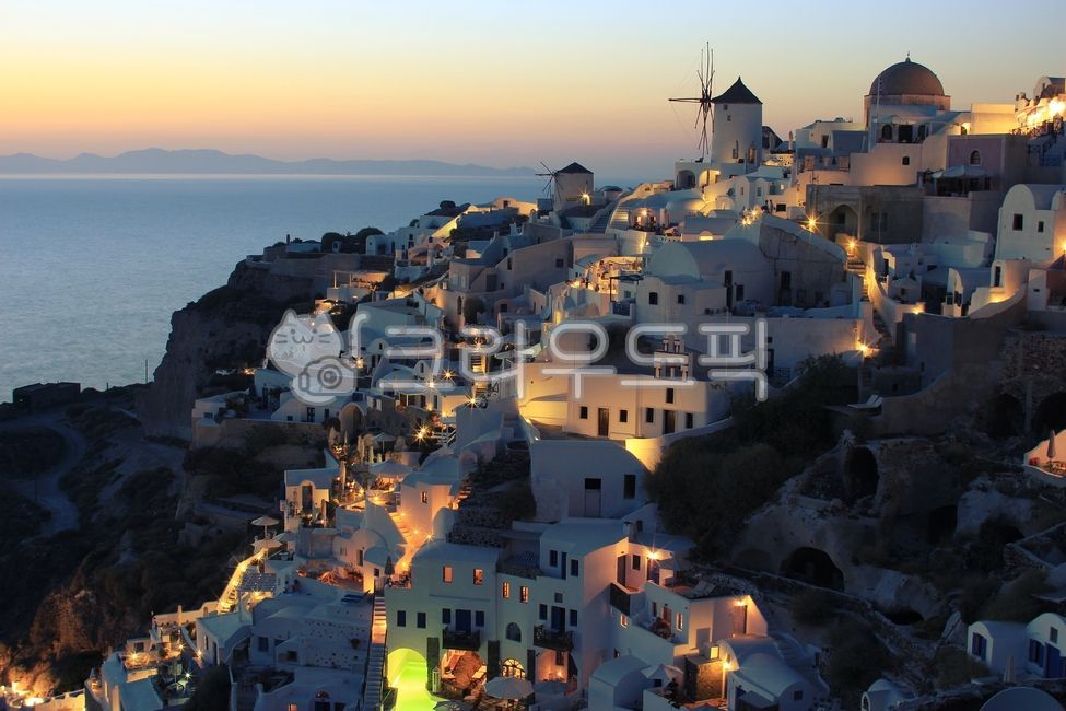 sky,night view,Santorini night view,santorini,dome,Santorini house,building,Greece,blue,santorini sunset,sunset,santorini night,vault,architecture