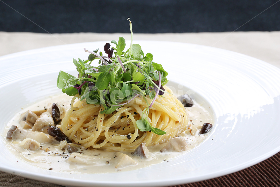 스파게티,파스타,면요리,크림스파게티,해물스파게티,면,크림파스타,해물,해물요리,국수,국수요리,음식사진,음식,요리,요리법,조리,조리법,요리책,쿠킹,밀가루,아침식사,점심식사,저녁식사,접시,식사,새싹,새싹요리,푸드,식기,소스,야채,토마토,식재료,spaghetti,food,cook,음식,식재료,요리,food,cook,meal,dishes,food reserves,면류,면요리,noodles,양식,서양음식,서양요리,western food,western dishes,western meal,western cook,연출,컨셉,콘셉,direction,concept