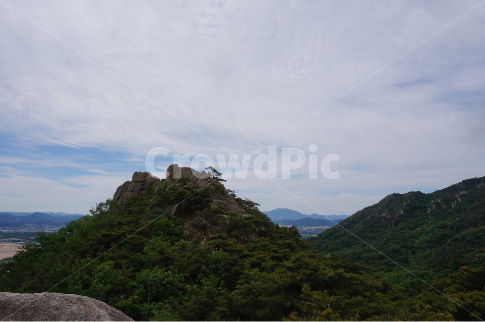 용봉산,하늘,구름,바위,봄,초록,자연,풍경,nature,landscape,한국자연풍경,한국자연경관,korea nature landscape,slope,경사,outdoors,옥외