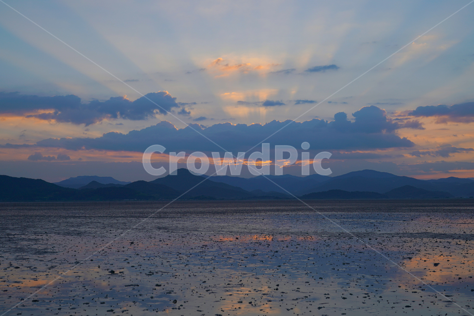 일몰,노을,해질녘,구름,하늘,갯벌,반영,자연,풍경,nature,landscape,한국자연풍경,한국자연경관,korea nature landscape,outdoors,옥외,weather,날씨,land,땅
