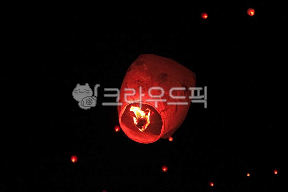 wish lamp,lotus lantern,Flying a lantern,Sky Lantern Festival,sky lantern