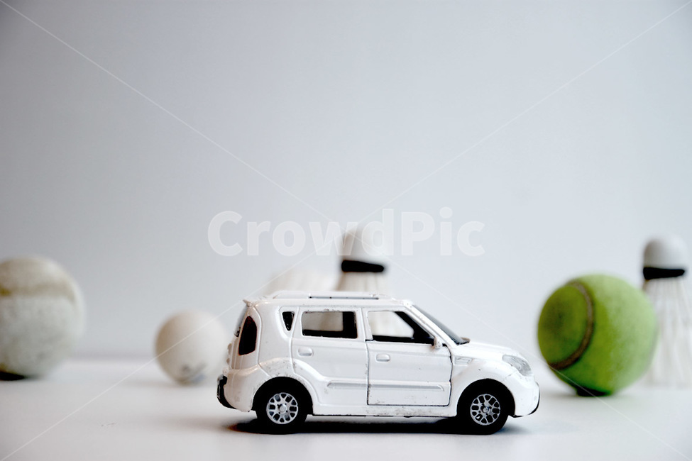장난감자동차,자동차,셔틀콕,테니스공,야구공,car,shuttlecock,tennisball,baseball,사물,물건,오브젝트,thing,object,matter