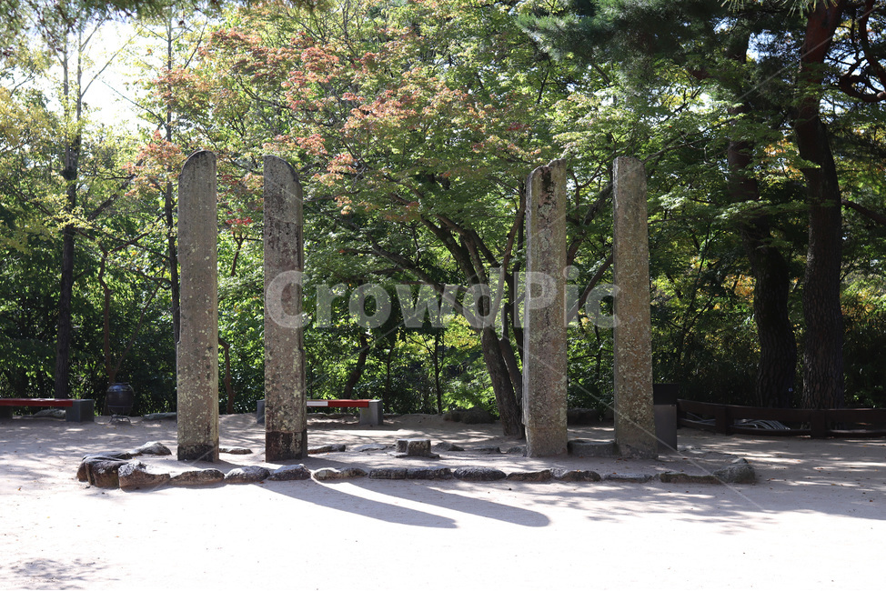 불국사,당간지주,유형문화재,문화재,당간,불교,종교,석탑,탑,기둥,돌기둥,유물,석조유물,역사,전통,문화,관광지,경주,신라,통일신라