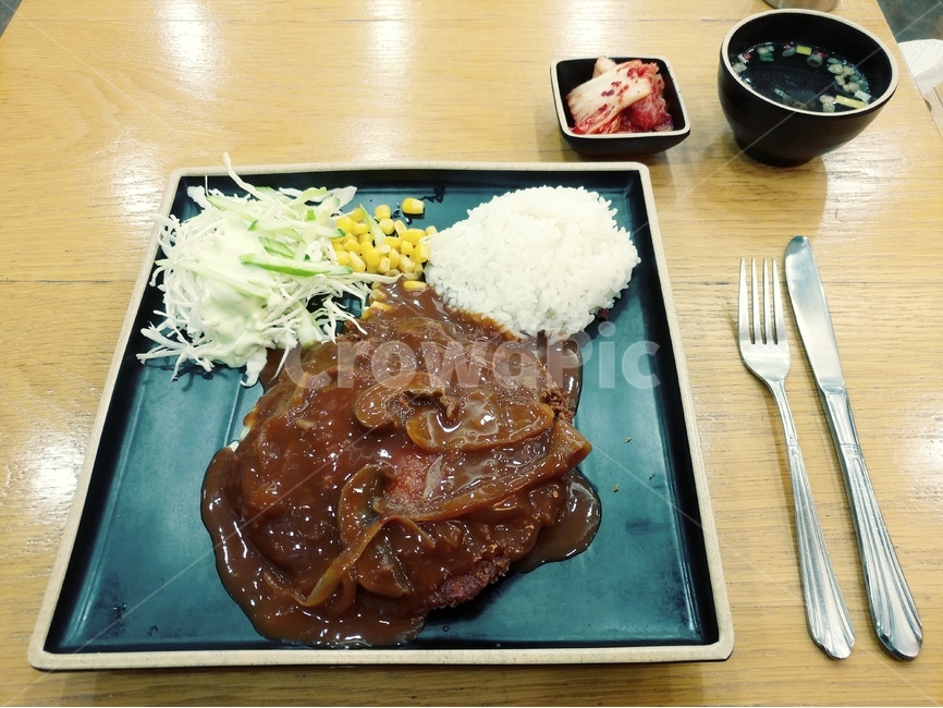 식사,식탁,탄단지,반찬,끼니,음식,요리,아침,점심,저녁,식당,탄수화물,단백질,지방,그릇,용기,접시,밥,국,쌀,채소,육류,조미료,받침,수저,소스,양념,기름,은,무늬,음식,식재료,요리,food,cook,meal,dishes,food reserves,양식,서양음식,서양요리,western food,western dishes,western meal,western cook