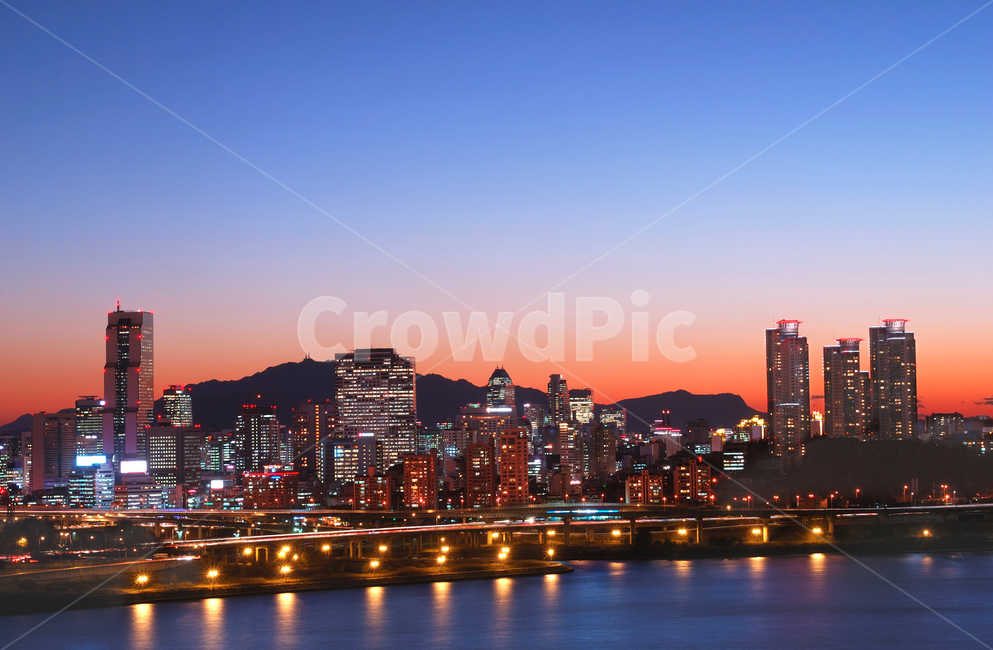 빌딩,고층빌딩,스카이라인,랜드마크,야경,풍경,도시풍경,도시야경,도시,도심,비지니스,비즈니스,무역센터,아셈타워,아이파크,강남,하늘,노을,배경,백그라운드,한강,강,강변,도로,산,강남구,서울,한국