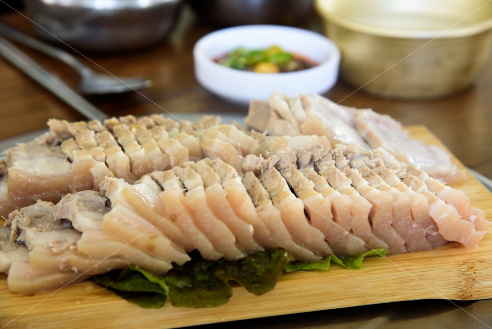 제주음식,제주도,돔베고기,수육,돼지고기,삶은고기,도마,음식,향토음식,음식,식재료,요리,food,cook,meal,dishes,food reserves,육류,고기,meat,한식,한국음식,한국요리,korean food,korean dishes,korean meal,korean cook