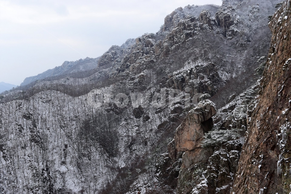 설경,풍경,대둔산,눈꽃,삼선계단,자연,nature,landscape,겨울,계절,winter,season,탐방,도립공원,힐링,감성,정취,산세,명산,100대명산,산,등산,트레킹,풍경사진,비경,경치,겨울사진,겨울색채,경관,기암,암봉우리,mountain,금산,완주,논산,마천대,케이블카,구름다리,fall,autumn,한국자연풍경,한국자연경관,korea,겨울,계절,winter,season,자연,풍경,nature,landscape,outdoors,옥외,mountain range,산맥