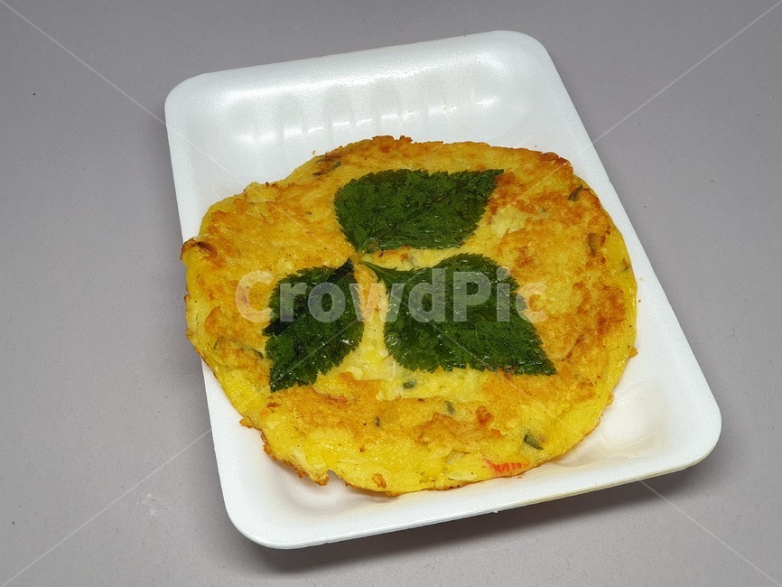 녹두전,전,한국음식,전통음식,명절음식,한국요리,전통요리,명절요리,음식,food,koreafood,스티로품,사물,오브젝트,object,후식,디저트,간식,desert,dish,meal,styrofoam,지지미,치지미,찌지미,깻잎,식물,plants,야채,채소,빈대떡,nokdujeon,mungbeanpancake,bindaetteok,부침개