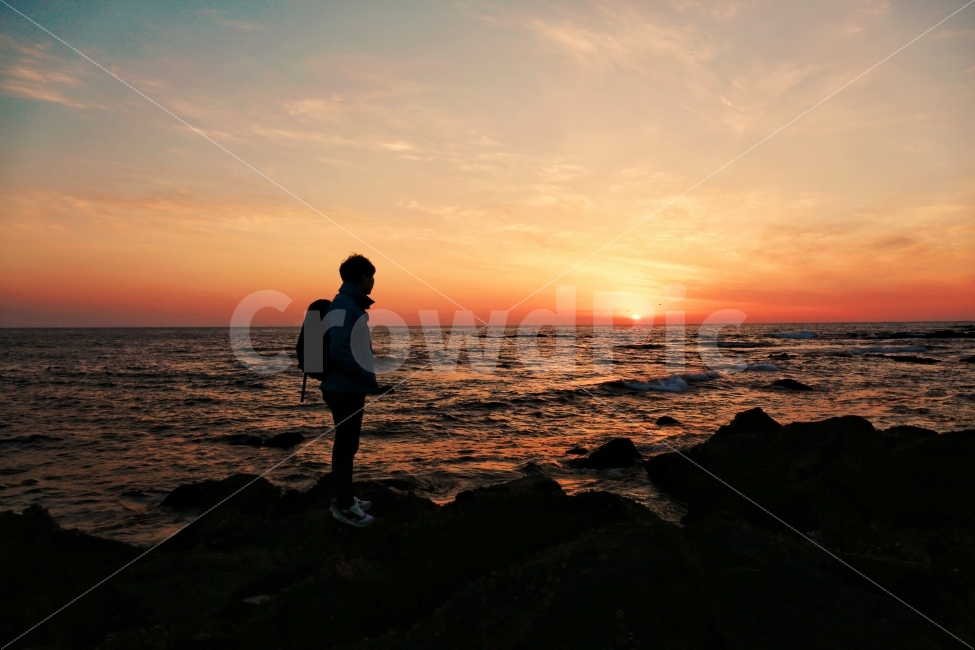 제주도,노을,바다,실루엣,역광,인물사진,도전테마,해안,일몰,일출,색감,사람,인물,인간,human,person,인물실루엣,사람실루엣,character silhouette,human silhouette,여행,휴가,traveling,vacation,trip,nature,자연,outdoors,옥외,sunlight,햇빛,red sky,붉은 하늘,dusk,황혼,sunset,dawn,새벽,sky,하늘