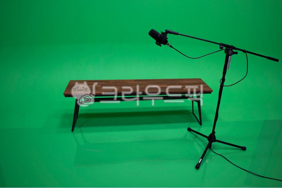 Studio,video,recording,chroma key,studio rental,microphone,stage,green,video editing,lighting,space rental,rental studio,shooting,camera,video,editing,stage lighting,shooting location,shooting lighting equipment