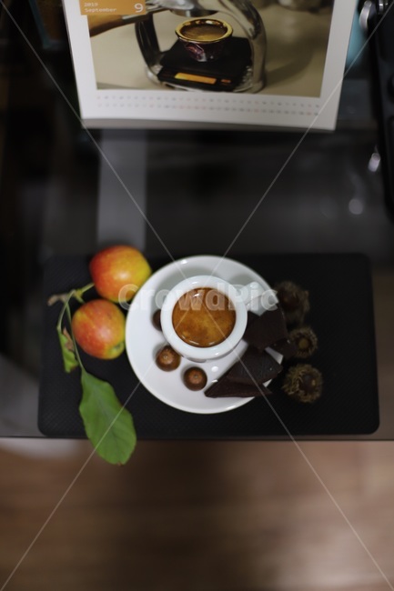 커피,가을,가을느낌,홈카페,에스프레소,아메리카노,커피한잔,힐링,휴식,음료수,drink,beverage,커피,카페,coffee,cafe