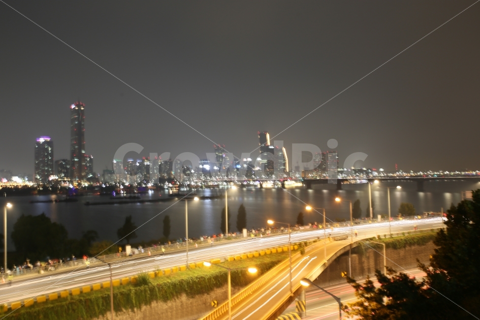 사진,야경,한강,이촌지구,63빌딩,도시,풍경,city,landscape,교통,교통수단,traffic,transportation,야경,밤,nightscape,night,road,도로,freeway,고속 도로