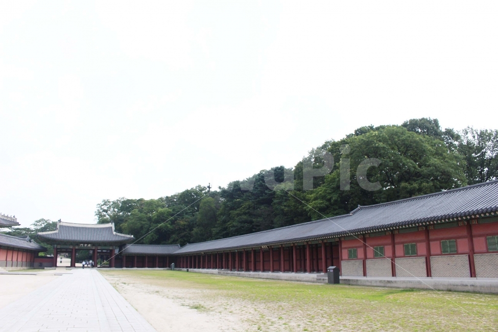 한옥,건축,기와,궁,궁전,창덕궁,문,통로,통과,길,바닥,돌,건물,랜드마크,landmark,tourist attraction,한국전통,한국문화,korean traditional,korean culture