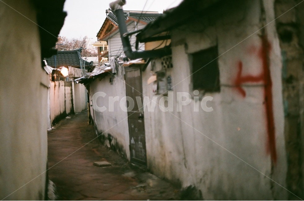 필름사진,골목길,풍경,대구,방천시장,골목길,alley,빈티지사진,빈티지느낌,빈티지감성,vintage,town,도시,road,도로,city,시티,street,거리,urban,어반,building,건물,outdoors,옥외,nature,자연,rural,농촌