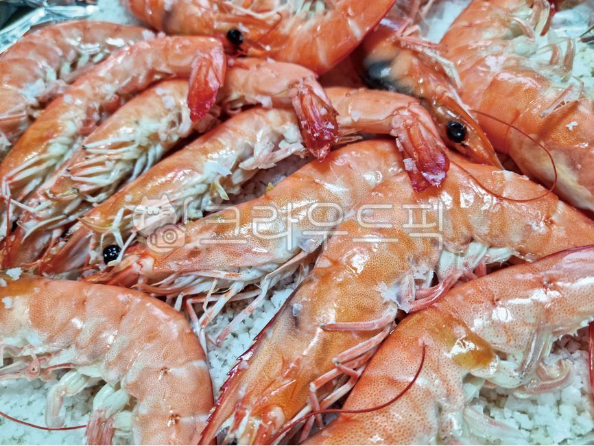 seafood,jumbo shrimp,shrimp,salt,Grilled prawn,salt grilled,Saltgrilled prawns,food,fall food,ingredients,autumn