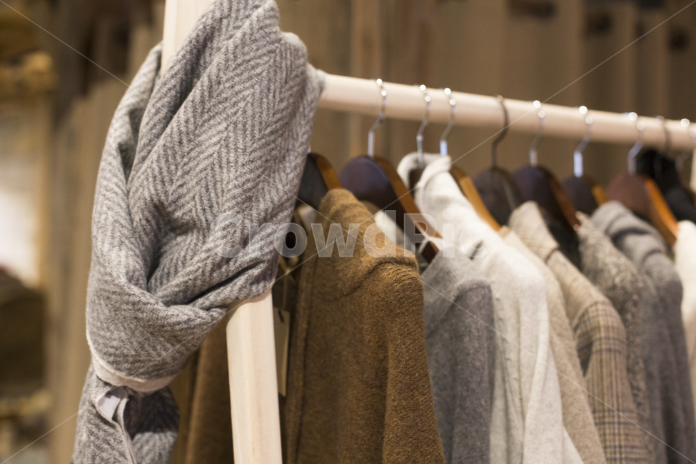 니트,의류,스웨터,옷,패션,겨울옷,여성복,옷걸이,머플러,패션스타일,의상,fashion,style