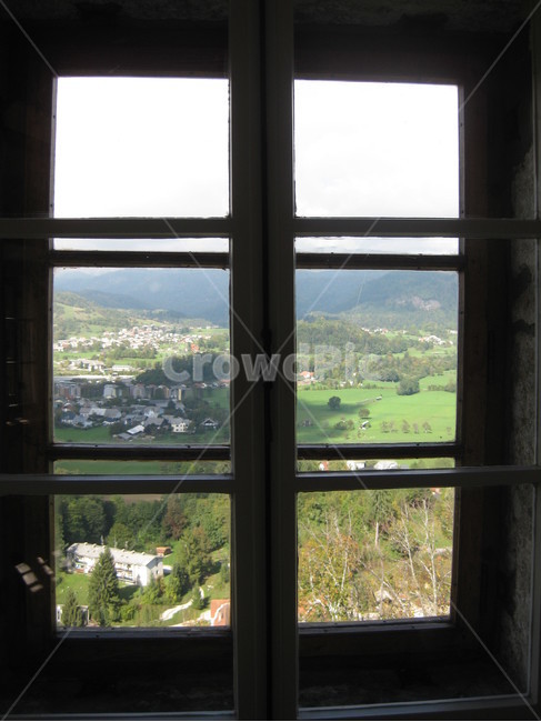 outdoors,자연,nature,야외,창문,창틀,초원,풍경,전망,초록,green,window