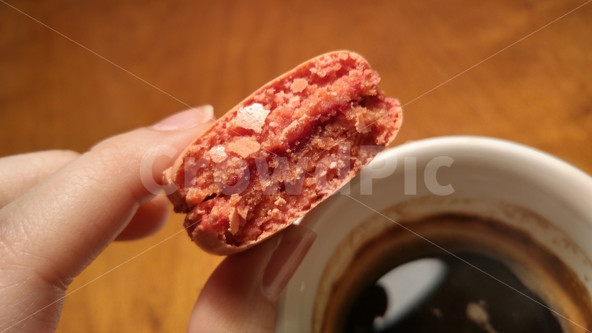 마카롱,예쁜사진,감성,느낌,커피,커피한잔,사람,인물,인간,human,person,신체일부,몸,body,음식,식재료,요리,food,cook,meal,dishes,food reserves,디저트,간식,후식,dessert,snack,커피,카페,coffee,cafe