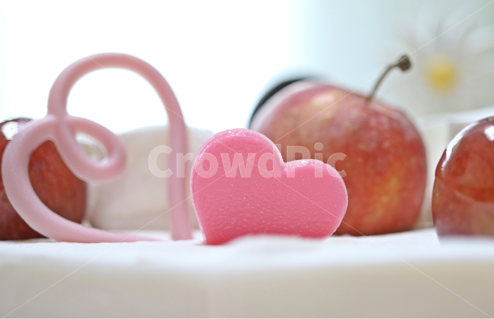 apple,pink,decoration,heart,heart shape