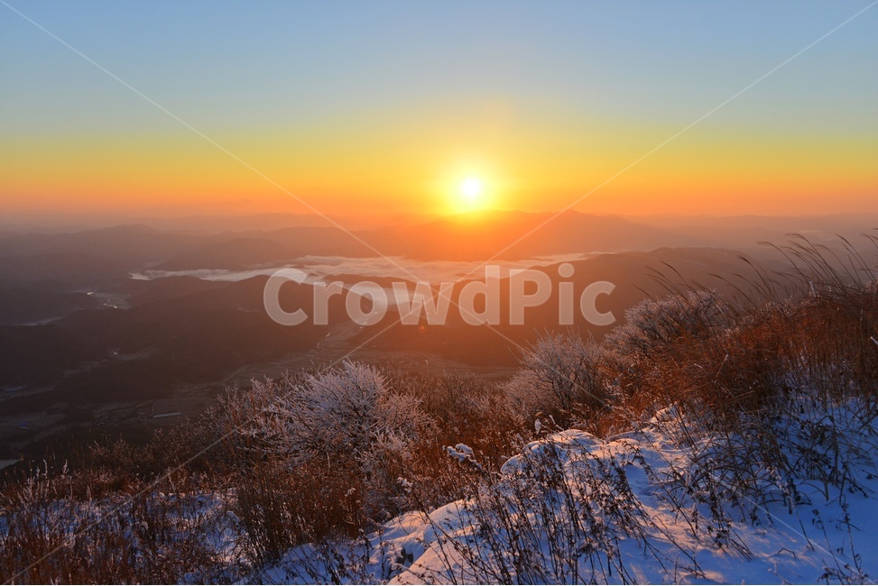 nature,자연,outdoors,옥외,dawn,새벽,sky,하늘,redsky,붉은하늘,light,빛,flare,플레어,sunrise,해돋이,상고대,무등산,무등산누애봉,누애봉,무등산설경,누애봉일출,무등산일출,여명,아침,자연,풍경,nature,landscape
