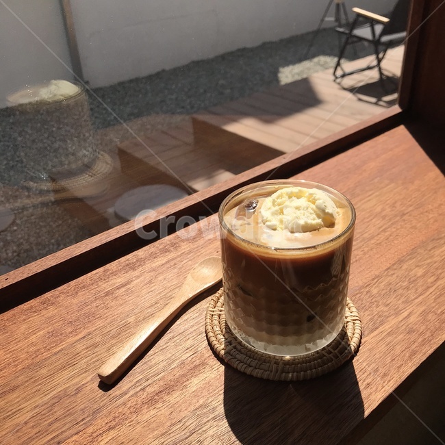 커피,coffee,유리컵,컵,카페,wood,나무,hardwood,견목,glass,cup,cafe
