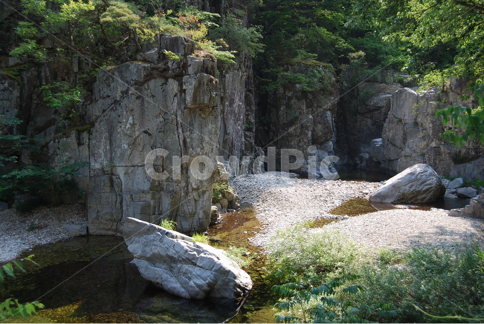 내연산,문수봉,연산폭포,무풍폭포,상생폭포,자연의위대함,등산로,능선,아름다움,신비스런산,돌,산행,힐링,자연,감성,등산,계절,여행,한국,한국명산,한국등산,풍경,눈,나무,하늘,바람,바람소리,환경,생태계,산,땅,자연,풍경,nature,landscape,한국자연풍경,한국자연경관,korea nature landscape,outdoors,옥외,water,물