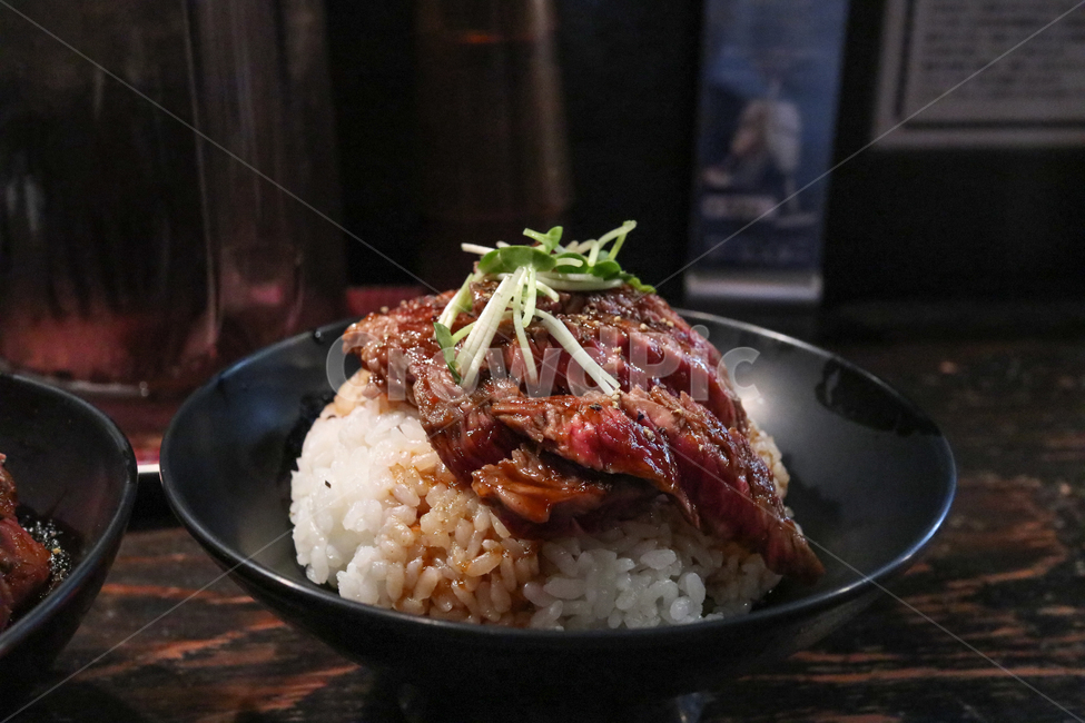 음식,덮밥,스테이키돈,스테이크덮밥,일본,고기,스테이크,밥,음식,식재료,요리,food,cook,meal,dishes,food reserves,일식,일본음식,일본요리,Japanese food,Japanese dishes,Japanese meal,Japanese cook