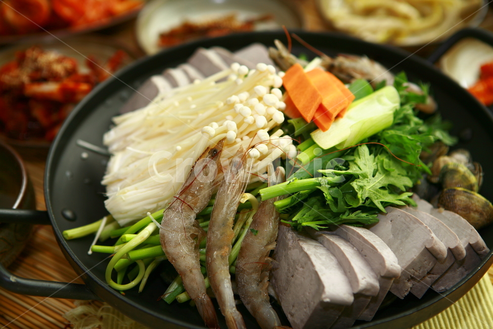 두부전골,전골,음식,두부,요리,건강한,흑두부,새우,버섯,한국음식,음식,식재료,요리,food,cook,meal,dishes,food reserves,한식,한국음식,한국요리,korean food,korean dishes,korean meal,korean cook