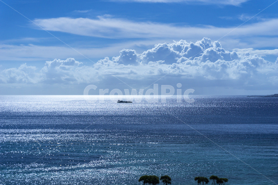 구름,바다,수평선,배,하늘,sky,clouds,자연,풍경,nature,landscape,outdoors,옥외,leisure activities,레저 활동,adventure,모험