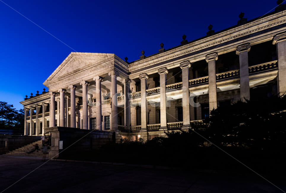 고궁,궁궐,덕수궁,석조전,조선,경운궁,장소,사적지,문화재,고종,역사,관광,서울,palace,seoul,joseon,historic,seokjojeon,site,place,deoksugung,cultural,property,야경,야간개장,대한제국,야경,밤,풍경,nightscape,night,landscape,랜드마크,landmark,tourist attraction,한국랜드마크,한국관광지,한국명소,korea landmark,korea tourist attraction,건축물,건물외관,exterior,building,structure,architecture,construction,건물,worship,예배,shrine,신사,column,기둥,pillar,parthenon,파르테논 신전