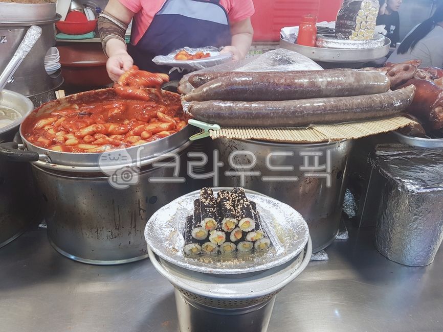 광장시장,왕순대,꼬마김밥,떡뽁이,길거리음식,시장,분식점,food,음식,meal