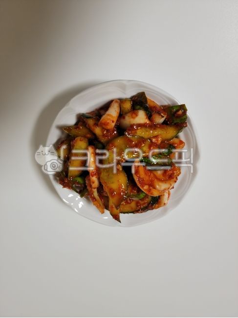 오이무침,오이겉절이,오이,야채,채소,음식,food,식사,plate,그릇,dish,접시