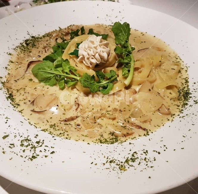 파스타,크림파스타,버섯파스타,파슬리,음식,맛집