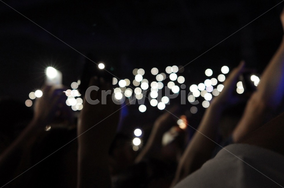 콘서트,불빛,조명,어두운,감성,휴대폰,사람들,대중,군중,other people,crowd,인물실루엣,사람실루엣,character silhouette,human silhouette,축제,행사,festival,carnival,event
