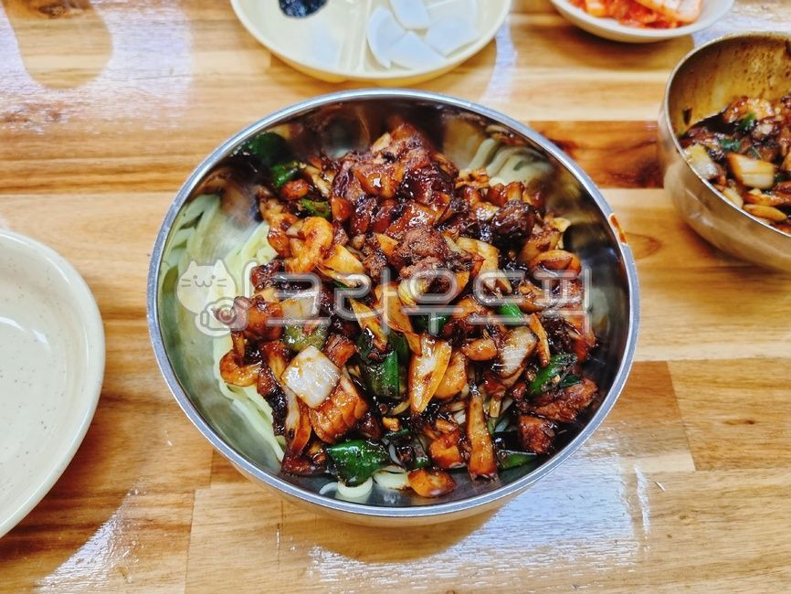 짜장면,고추짜장,간짜장,불짜장,매운짜장,지린성