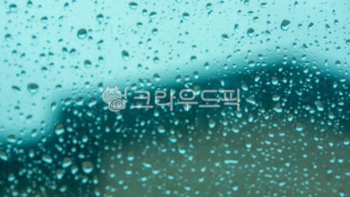 비,장마,호우,빗방울,물방울,유리,창,지붕,박공,건물