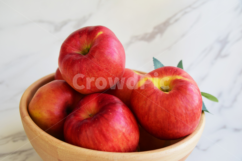 사과,애플,과일,음식,볼,우드볼,과일볼,명절음식,추석,설날,한가위,apple,fruit,woodbowl,bowl,food,음식,식재료,요리,food,cook,meal,dishes,food reserves,과일,열매,fruit