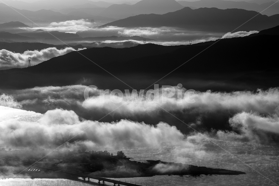 운해,안개,산,강,자연,풍경,흑백,자연,풍경,nature,landscape,한국자연풍경,한국자연경관,korea nature landscape,흑백,모노톤,monochrome,black and white,weather,날씨