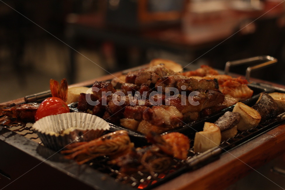 고기,새우,버섯,구워진,돼지고기,음식,식재료,요리,food,cook,meal,dishes,food reserves,육류,고기,meat