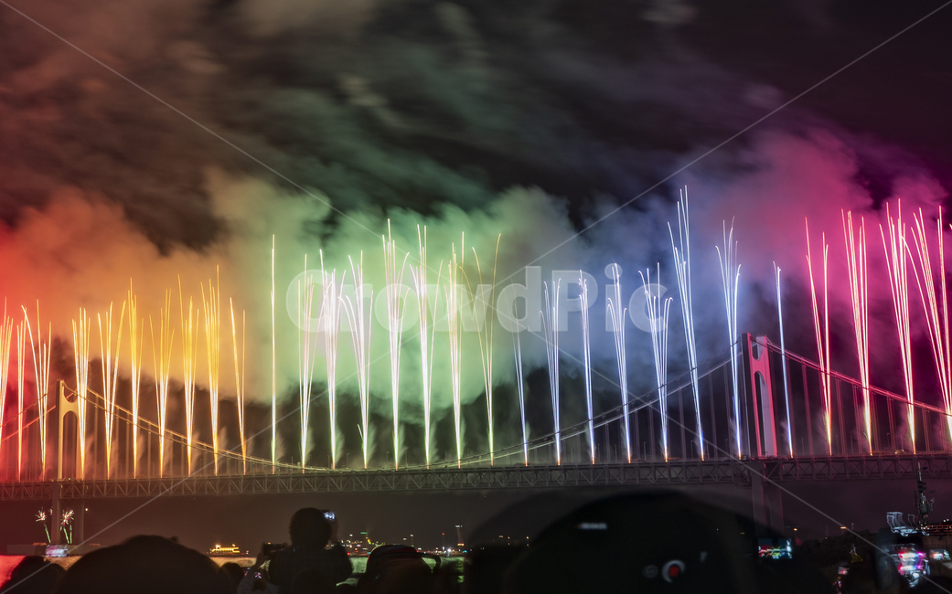 불꽃,불꽃놀이,폭죽,폭죽놀이,광안리,광안대교,firework,fireworks,감성,빈티지,야경,밤,풍경,nightscape,night,landscape,축제,행사,festival,carnival,event