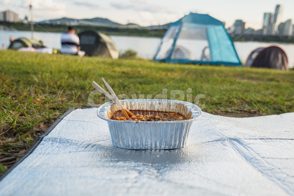 한강,라면,한강라면,피크닉,소풍,한강간식,야외라면,아웃도어라면,아웃도어,알루미늄,알루미늄라면,1회용라면,1회용,음식,식재료,요리,food,cook,meal,dishes,food reserves,면류,면요리,noodles