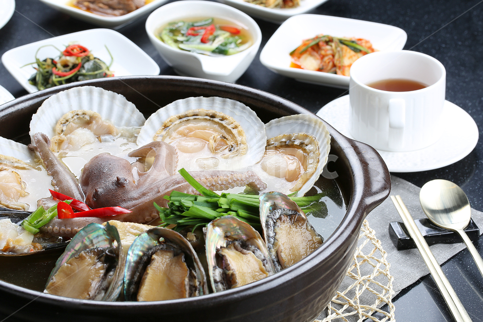 해천탕,해신탕,해물탕,해물요리,해물맛집,전복,전복요리,전복탕,해산물,가리비,조개,조개탕,안주,술안주,전통요리,보양식,스테미나,퓨전,요리,퓨전레스토랑,낙지,낙지요리,낙지탕,요리법,조리법,요리책,쿠킹,해물,접시,그릇,식사,반찬,빈대떡,아침식사,점심식사,저녁식사,음식,푸드,건강,몸보신,food,cook,음식,식재료,요리,food,cook,meal,dishes,food reserves,수산물,해산물,fishery products,seafood,연출,컨셉,콘셉,direction,concept