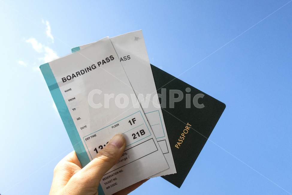 항공권,여권,항공,탑승권,여행,백그라운드,항공기,비행기,파란색,파란색비행기,근접촬영,비행,날다,휴일,국제,하늘,스카이,스카이라인,햇빛,관광,교통,휴가,항해,구름,플라잉,cloud,여자손,passport,패스포트,공항,바코드,보드,탑승,비즈니스,카드,체크인,클래스,국가,출발,손,패스,승객,좌석,여행,휴가,traveling,vacation,trip,사물,물건,오브젝트,thing,object,matter