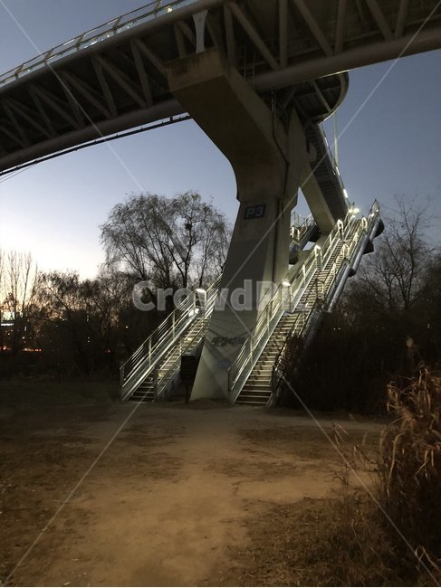 서울,한강공원,여의도,한강,공원,여의도한강공원,sky,park,evening,sunset,hangangpark,야경,밤,풍경,nightscape,night,landscape,건축물,건물외관,exterior,building,structure,architecture,construction,road,도로,banister,난간,handrail,freeway,고속 도로