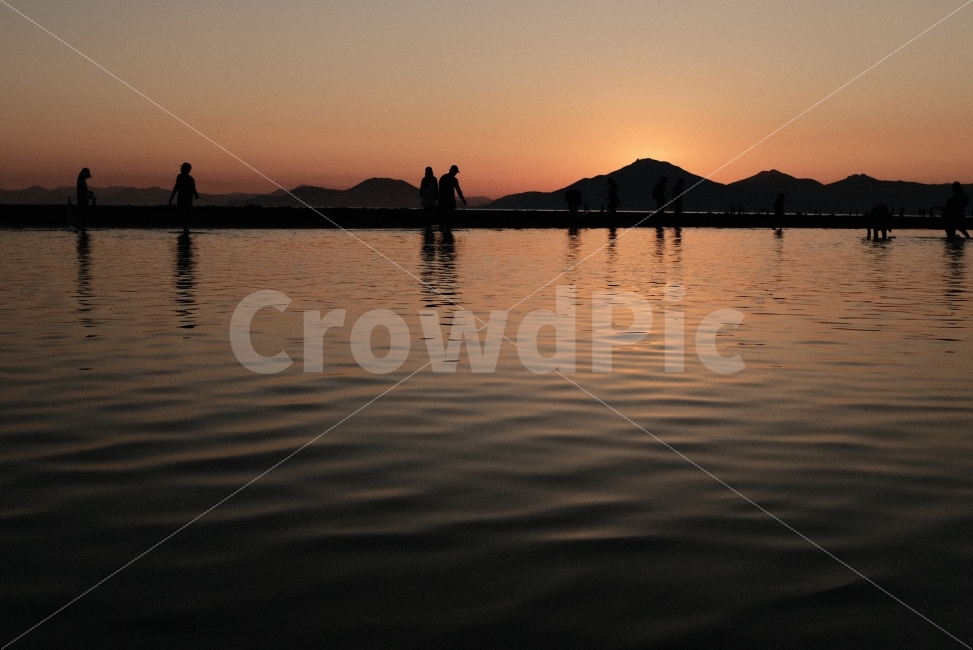 석양,노을,감성,사진,다대포,자연,풍경,nature,landscape,한국자연풍경,한국자연경관,korea nature landscape,사람들,대중,군중,other people,crowd,감성,sensible,feeling,outdoors,옥외,water,물,human,인간,person,사람